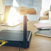 شبکه، اینترنت ، دوربین ، کلیه خدمات فناوری اطلاعات