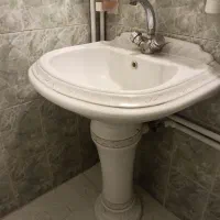 شیر و روشویی توالت