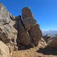 کارشناسی  سنگ و اثار و علائم