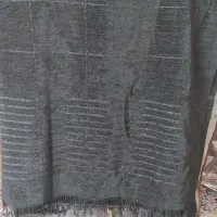 شال مشکی مخمل و روسری رنگی