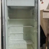 بسیار جادار و زیبا شیشه ای