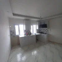 طبقه دوم ۶۰ متری دو خوابه  حمیدیان خ ایران