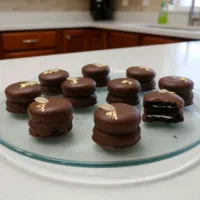 شکلات آجیلی