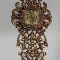 ساعت دیواری در حد نو