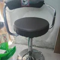 یک صندلی اداری نو