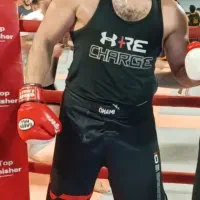 مربی بوکس و موی تای و دفاع شخصی