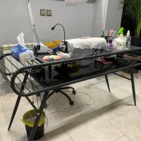 میز ناخن و دو عدد صندلی