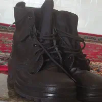 کفش کار بسیار محکم و بادوام