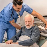 اعزام و استخدام همراه بیمار در بیمارستان خانم وآقا