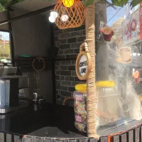 کیوسک قهوه با تابلو