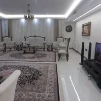 آپارتمان ۱۳۰ متری رو ب آفتاب