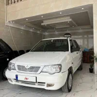 پراید ۱۳۲ تقریبا بی رنگ