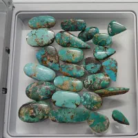 کارگاه فیروزه تراشی و گوهرتراشی