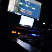 استودیو خوانندگی و اموزشی پوریا محبی