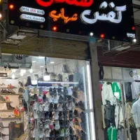 تابلو کفش فروشی تمیز در حد نو