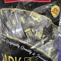 شکلات3 گرمی  کنار قهوه