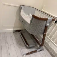 تخت کنار مادر برقی