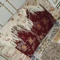 پشتی و چراغ نفتی