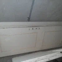 در چوبی اتاق کاملا سالم