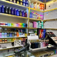 فروشنده لوازم آرایشی