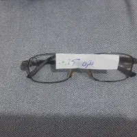 عینک طبی با قاب طلایی و قدیمی