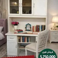 کتابخانه و میز تحریر سفید شیک بسیار تمیز در حد نو