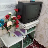 تلویزیون 21اینچ شهاب در حد نو با میز آلمینیومی