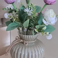 گل و گلدان