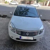 رنو ساندرو اتومات مدل۹۵