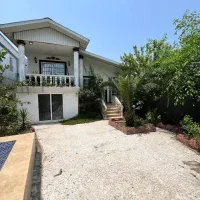 خونه-ویلایی-نیم-پیلوت-با-استخر-روباز-کوچه-خصوصی