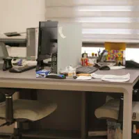 طراحی و اجرای دکوراسیون اداری دفتر کار  حرفه‌ای