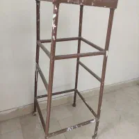 چهارپایه فلزی