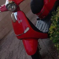 موتور قرمز طرح وسپا