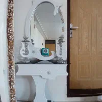آینه و شمعدان تمیز وسالم  قیمت ۱/۲۰۰/۰۰۰