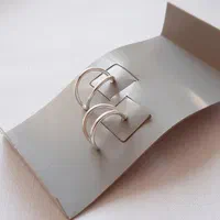 گوشواره نقره ، زیبایی کلاسیک و درخشش بی‌ نهایت|بدلیجات|کرمان, |دیوار