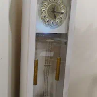 ساعت ایستاده سفید