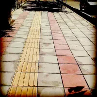 کارگر جهت تولید موزاییک و خاموت