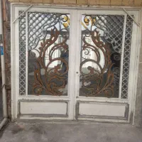 درب آهنی حیاط