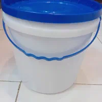 سطل پلاستیکی