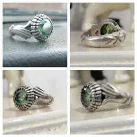 تعدادی انگشتر نقره و تسبیح