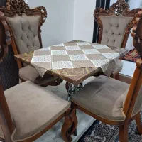 چهار عدد صندلی