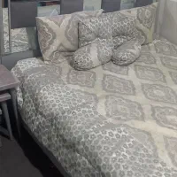 تخت خواب و کمد لباس