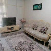 ۵۱ متری خوش نقشه، ۹۰۰ نقدینگی