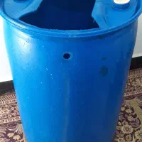 بشکه ۲۲۰ لیتری و چهار پایه یک متر و ده