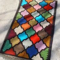 گلیم پشمی دستبافتِ دو رو