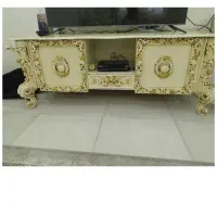 مبل هفت نفره و میز تلویزیون