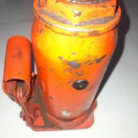 جک روغنی 10تنی در حد نو