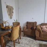 مبلمان و نهار خوری  .نهار خوری درحد نو است
