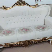 مبل سلطنتی کرم طلایی بامیز عسلی