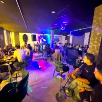 اجاره کافه رستوران بر اصلی پیروزی